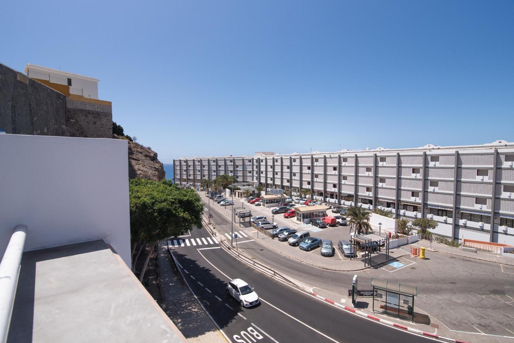 Beach, One Bedroom Apartment *