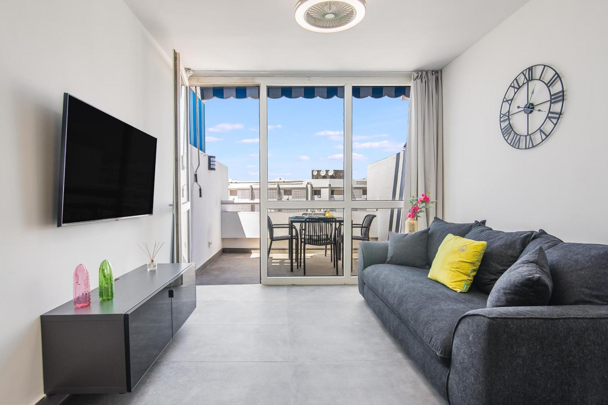 Beach, One Bedroom Apartment *
